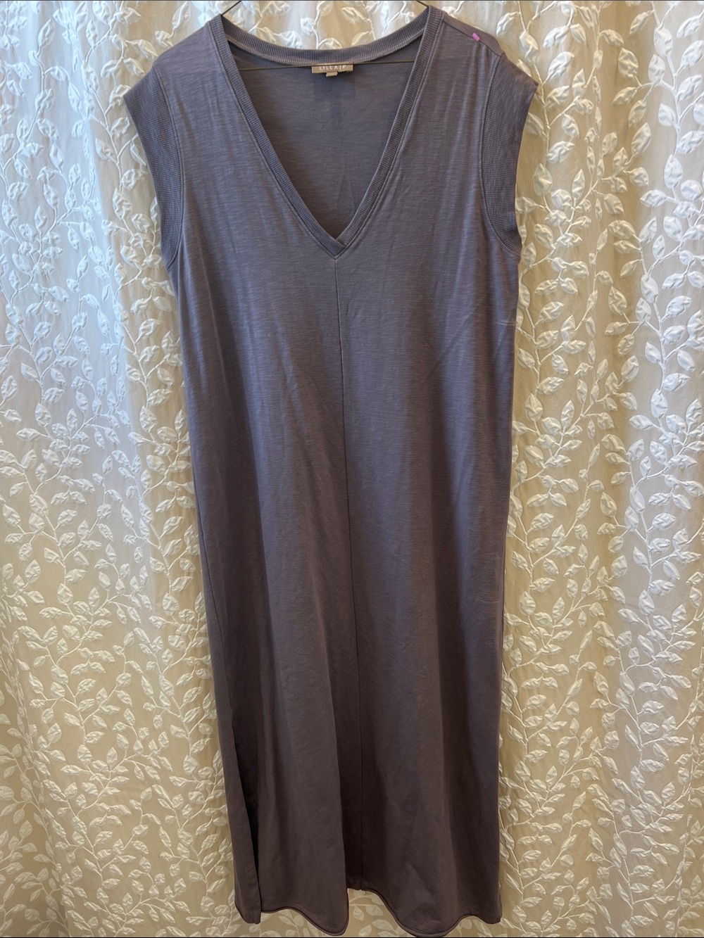 Lilla P Sleeveless V-Neck Maxi Dress in drab purple Gray minimalist lagen look